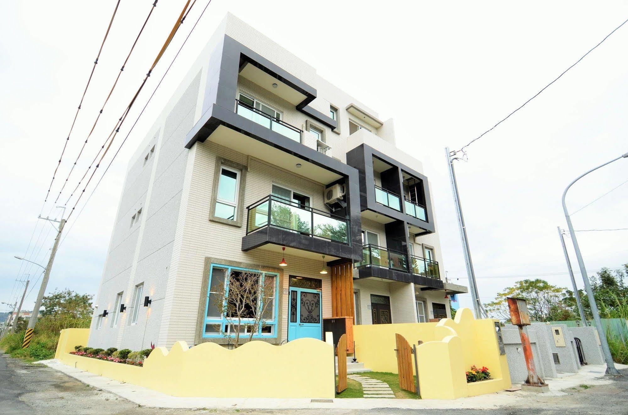 艾希兒民宿 I'M Here Hostel L小家庭包棟首選l台東火車站l背包單人 T'ai-tung Εξωτερικό φωτογραφία